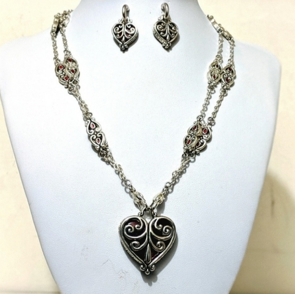 Silver Tone Swirly Ruby Necklace Set